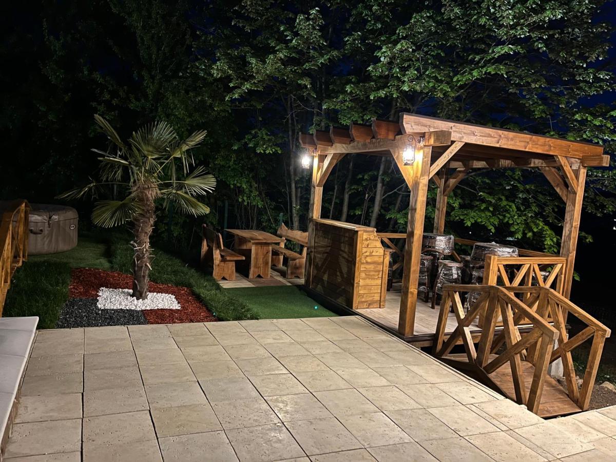 Joka I Drvene Kucice Holiday home Vrdnik